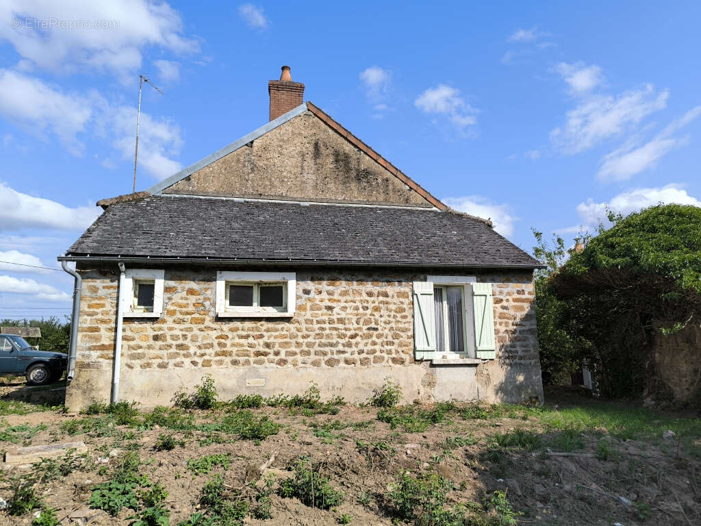 Maison à MONTREUILLON