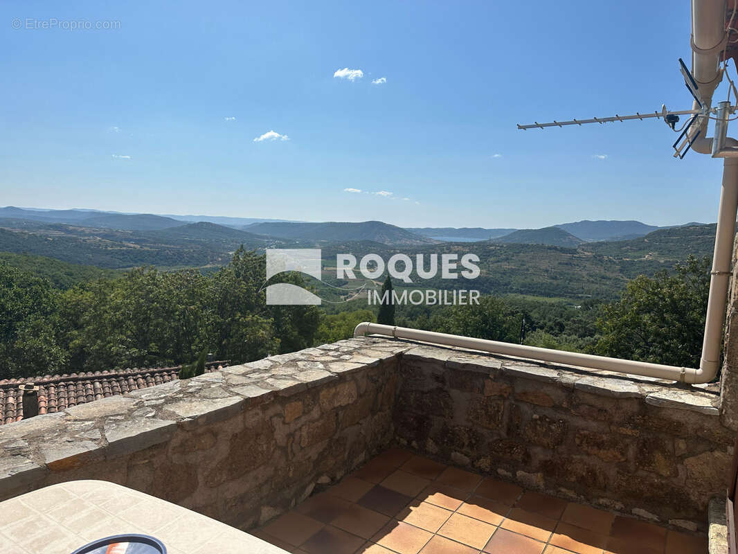 Rare, Maison de village de caractère, à 6 klm de Lodeve, 94 m2 habitables avec terrasse, au calme . - photo 3