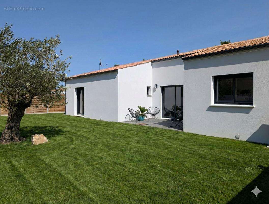 Maison à LES MATHES