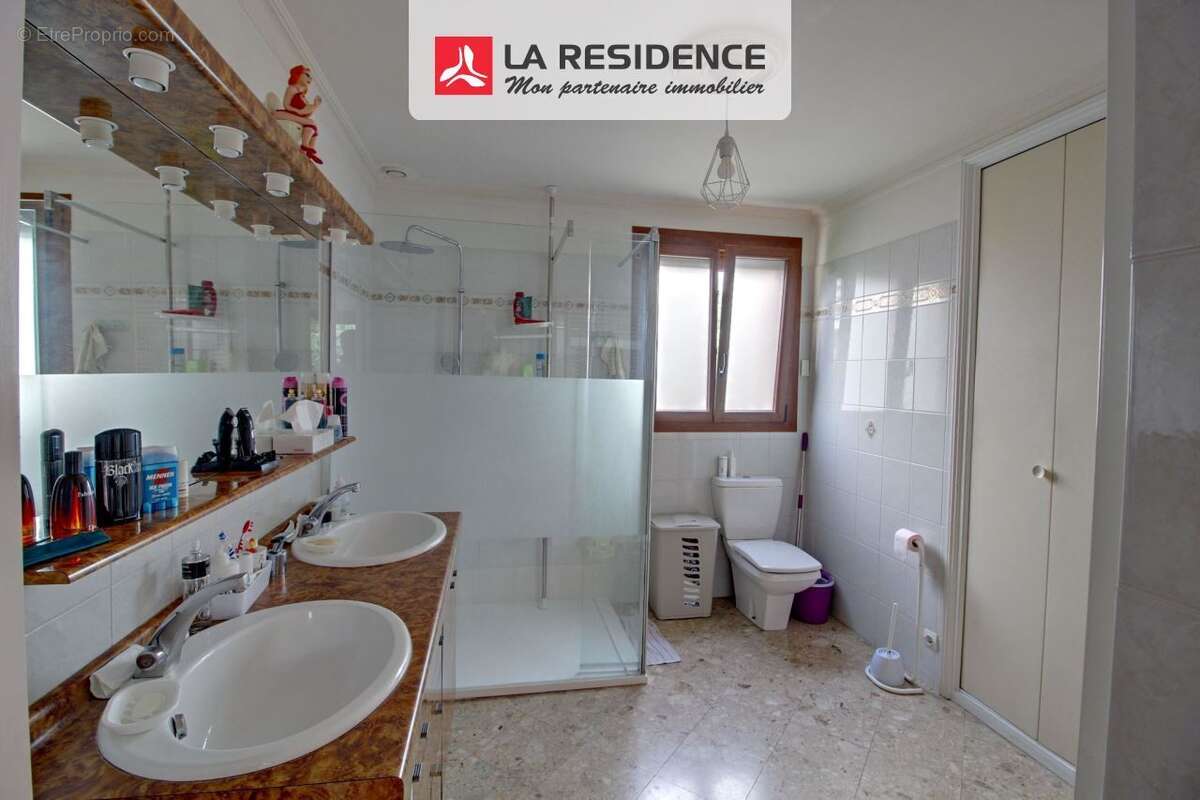 Maison à LES MUREAUX