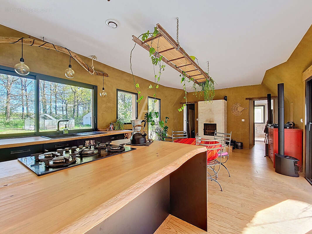 Maison à DOUE-LA-FONTAINE