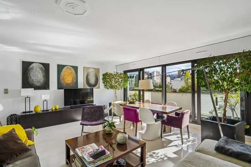 Appartement à NEUILLY-SUR-SEINE