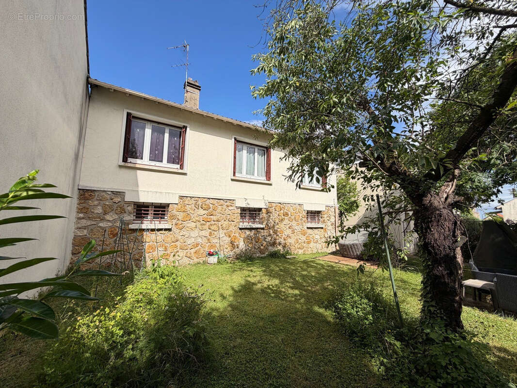 Maison à SAVIGNY-SUR-ORGE