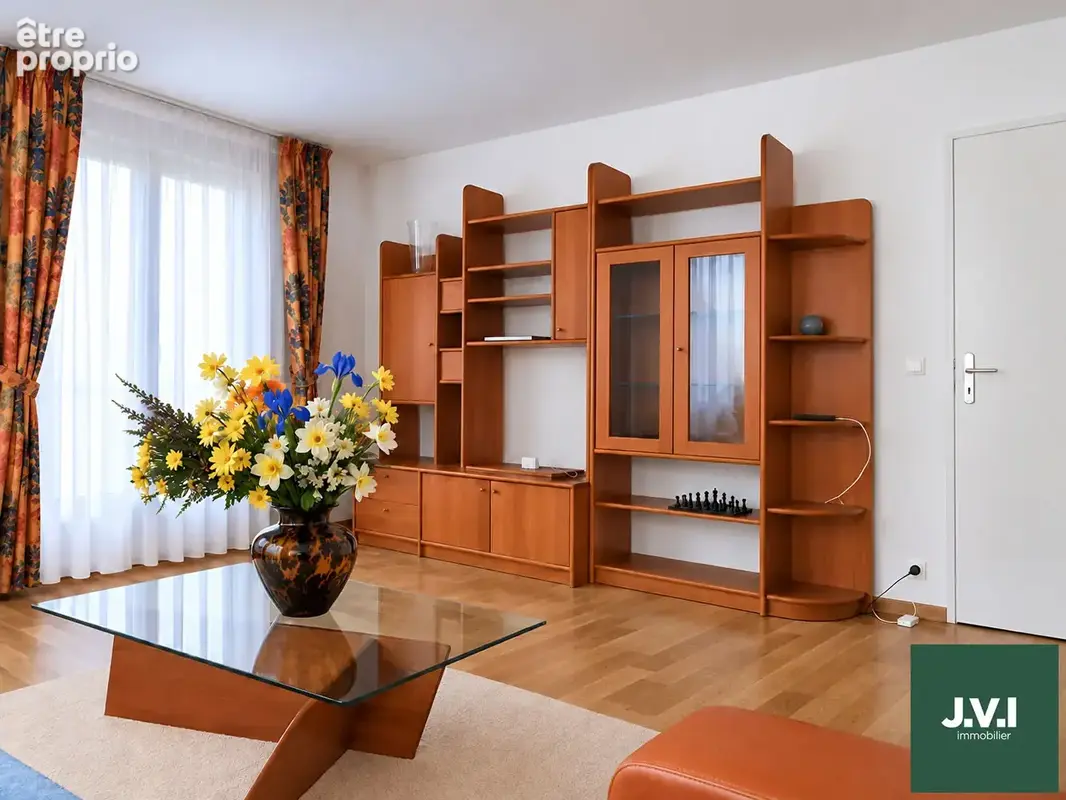 A VENDRE Appartement Enghien Les Bains 4 pièce(s) 79 m² - photo 3