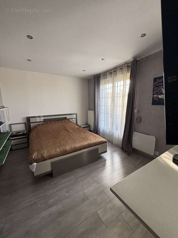 Maison à JOUY-LE-CHATEL