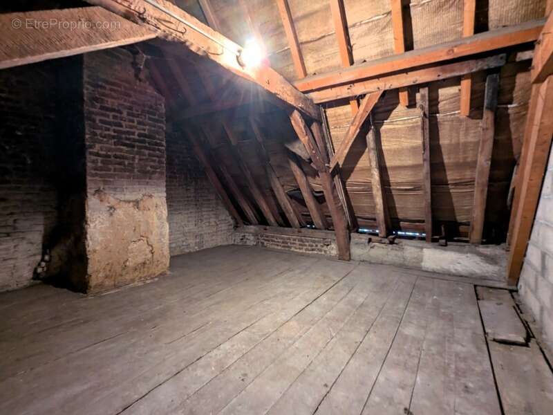 Maison à NEUVILLE-EN-FERRAIN