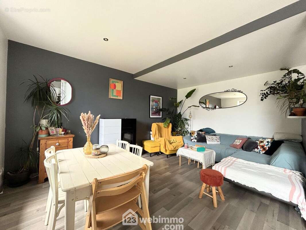 Maison à TREDREZ-LOCQUEMEAU