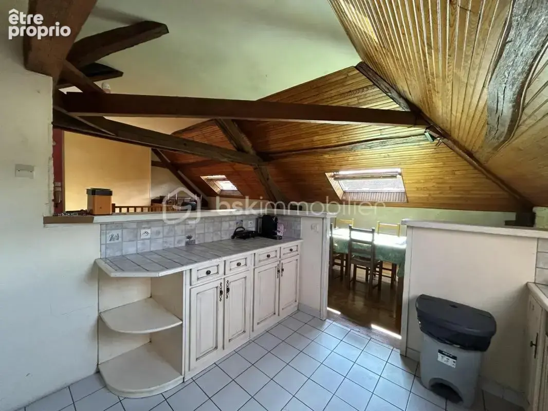 Appartement duplex en plein centre ville, 4 pièces, 2 chambres, terrasse, grenier, cave et place de parking privative! - photo 7