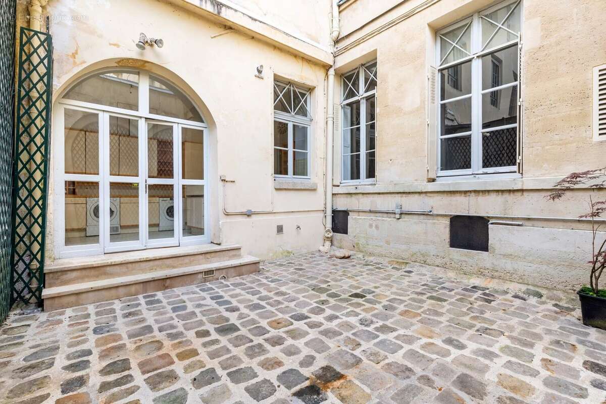 Appartement à PARIS-4E