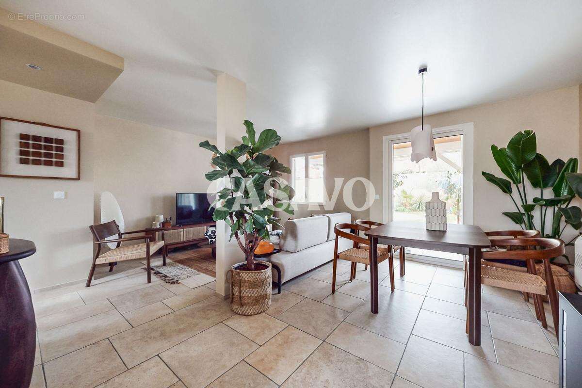 Maison à SALAISE-SUR-SANNE