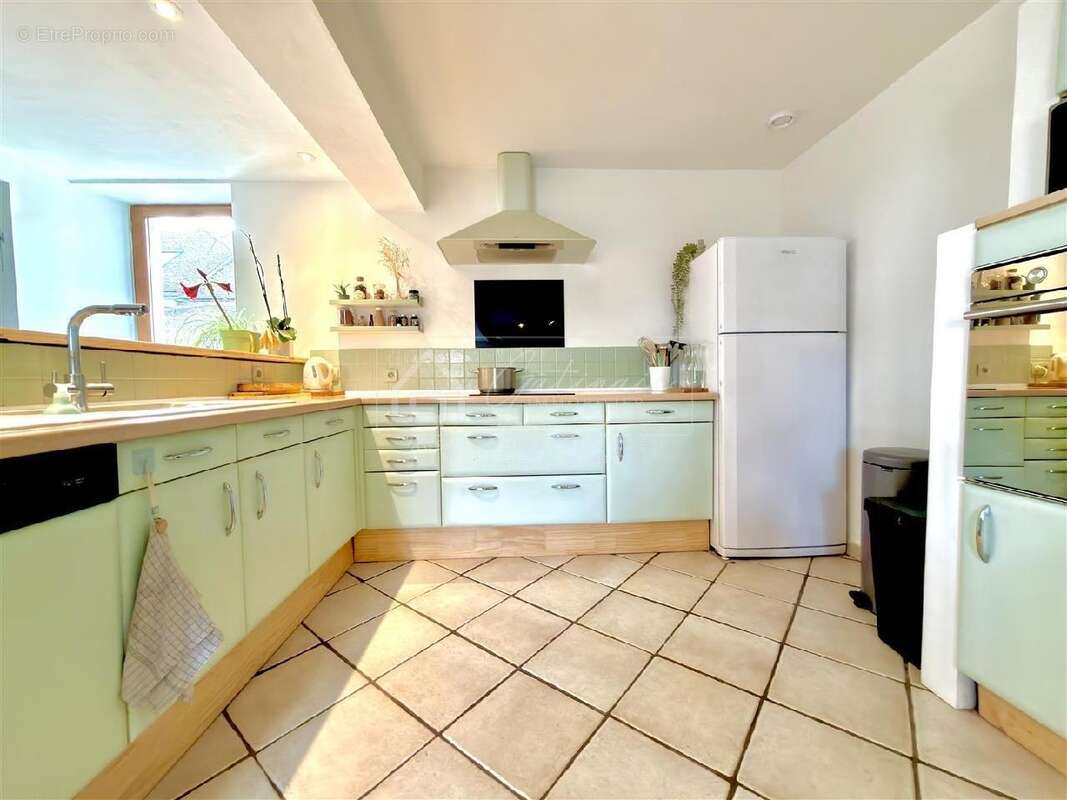 Maison à LA CHAPELLE-LA-REINE