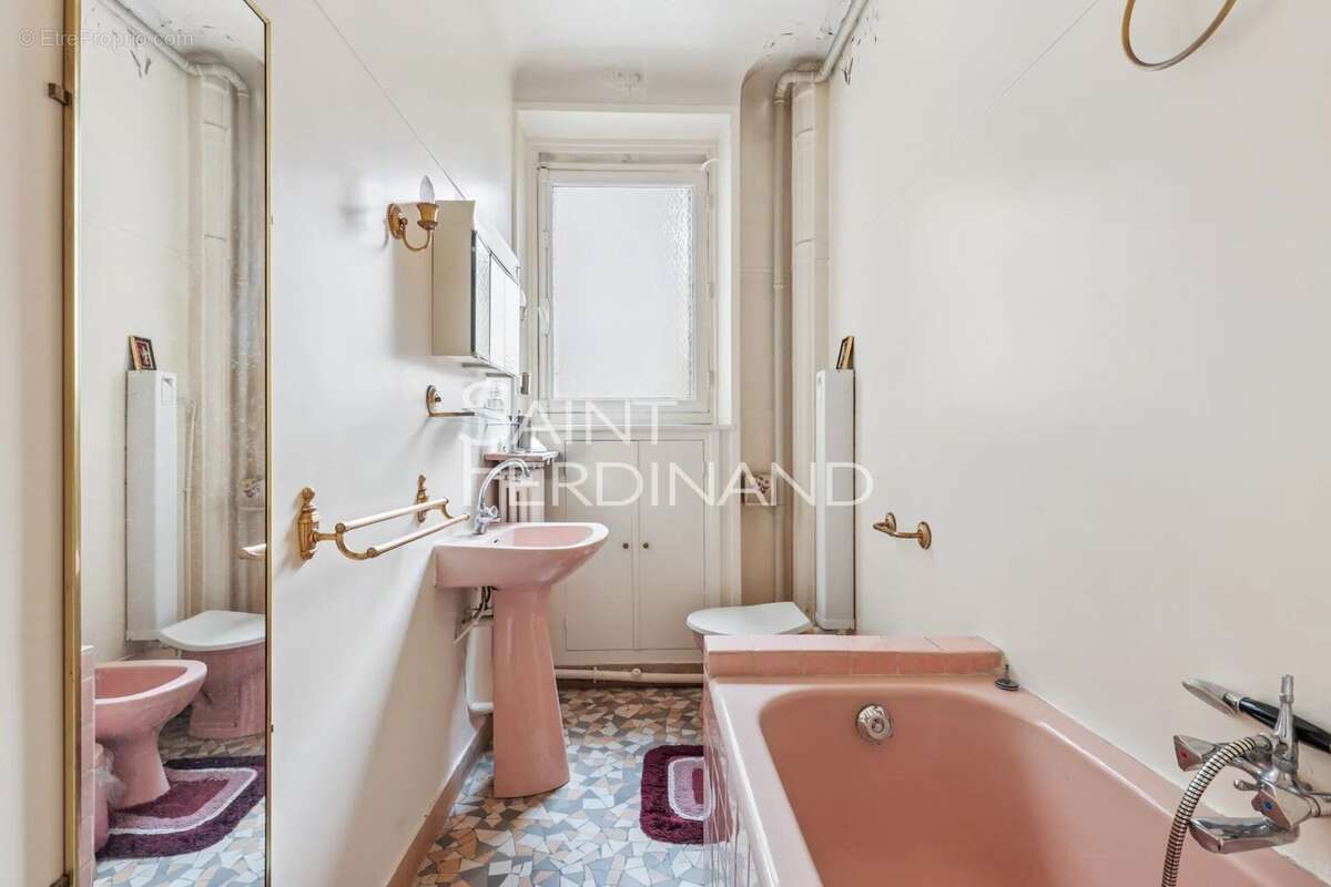 Appartement à NEUILLY-SUR-SEINE