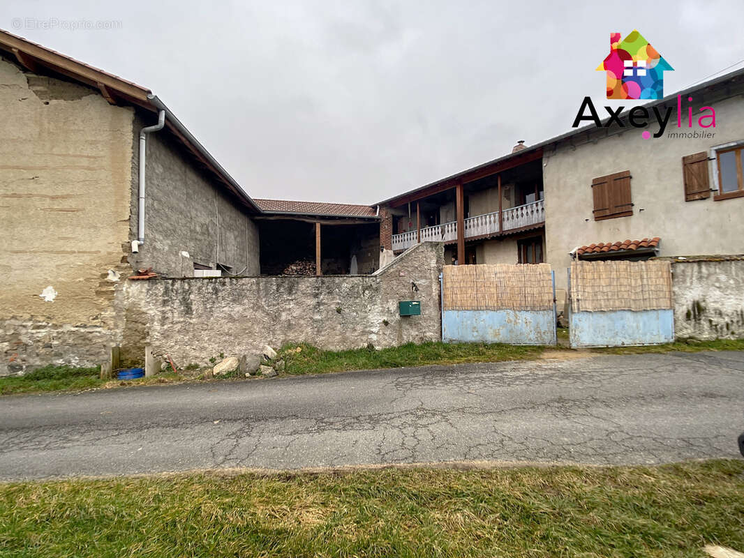 Maison à SAINT-GERMAIN-LAVAL