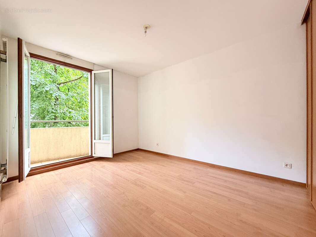 Grand T3 avec balcons et garage   Villeurbanne Charpennes - photo 7