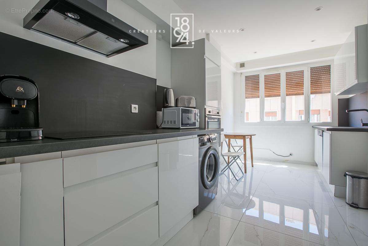 Appartement à MARSEILLE-2E
