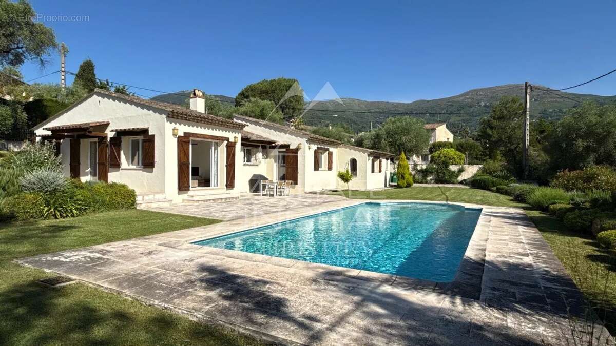 Maison à TOURRETTES-SUR-LOUP