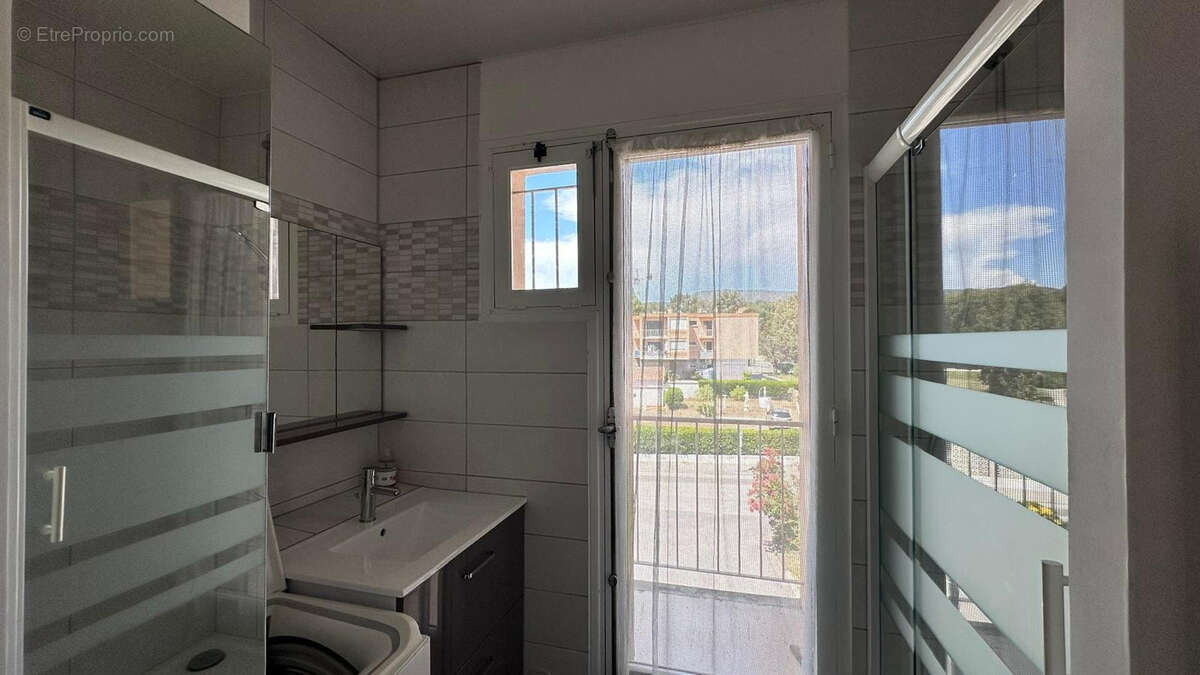 Appartement à BORMES-LES-MIMOSAS