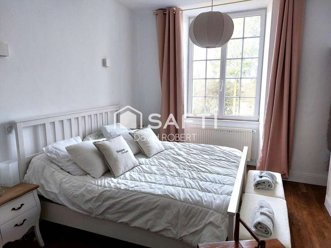 Maison 830 m² à Courcay  - photo 9