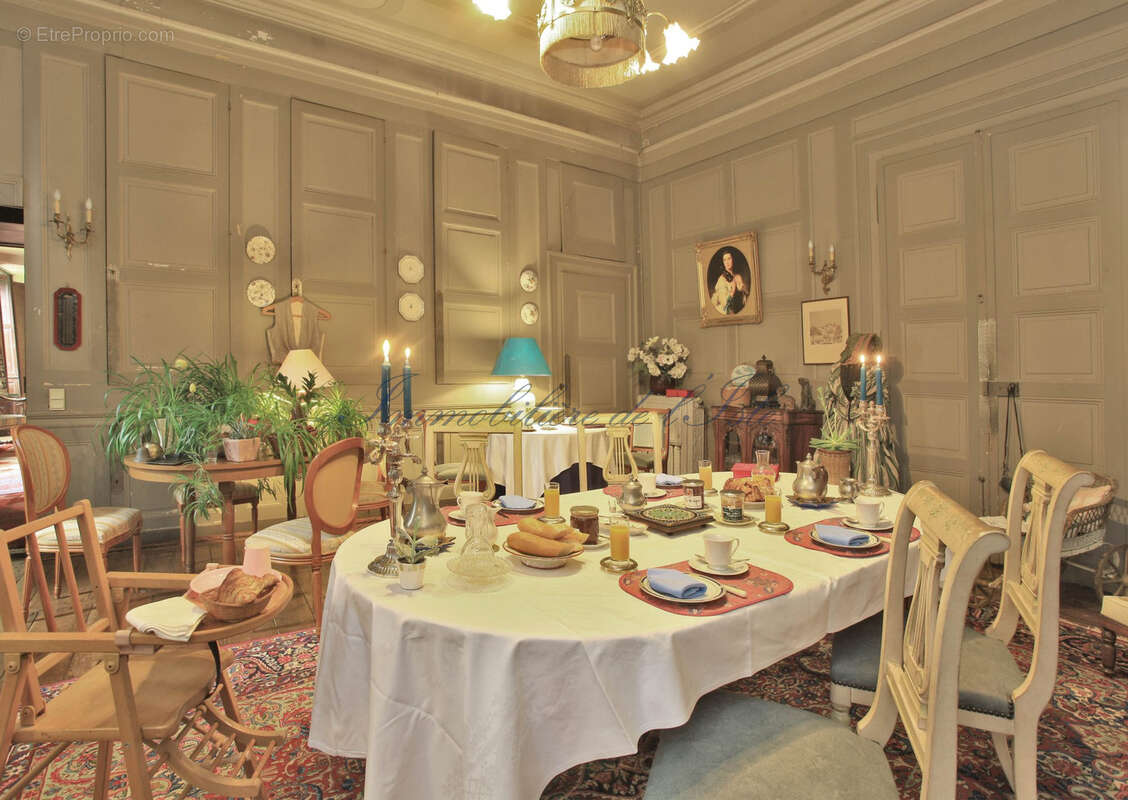 Maison à CHAMPAGNAC-DE-BELAIR