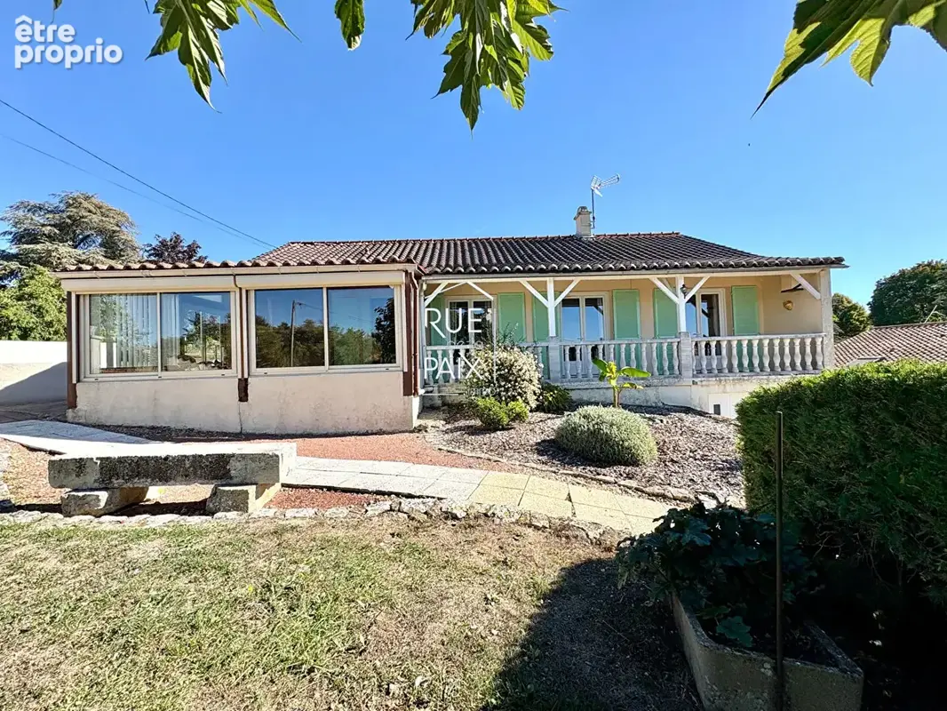 Photo Maison à Vouille au prix de 196 000€
