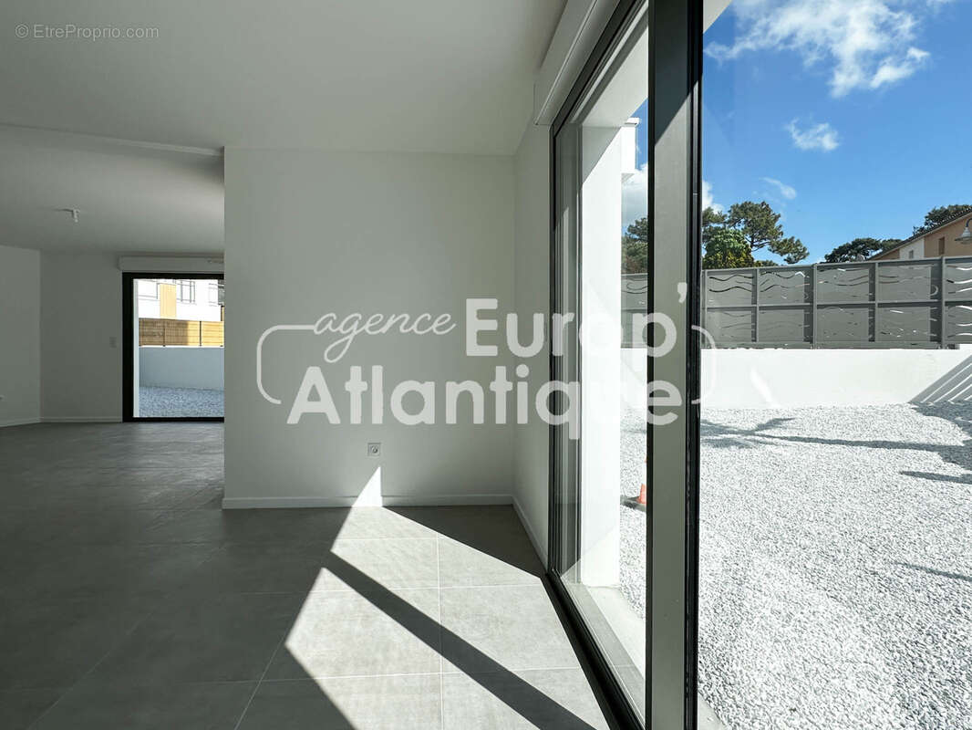 Appartement à LES MATHES
