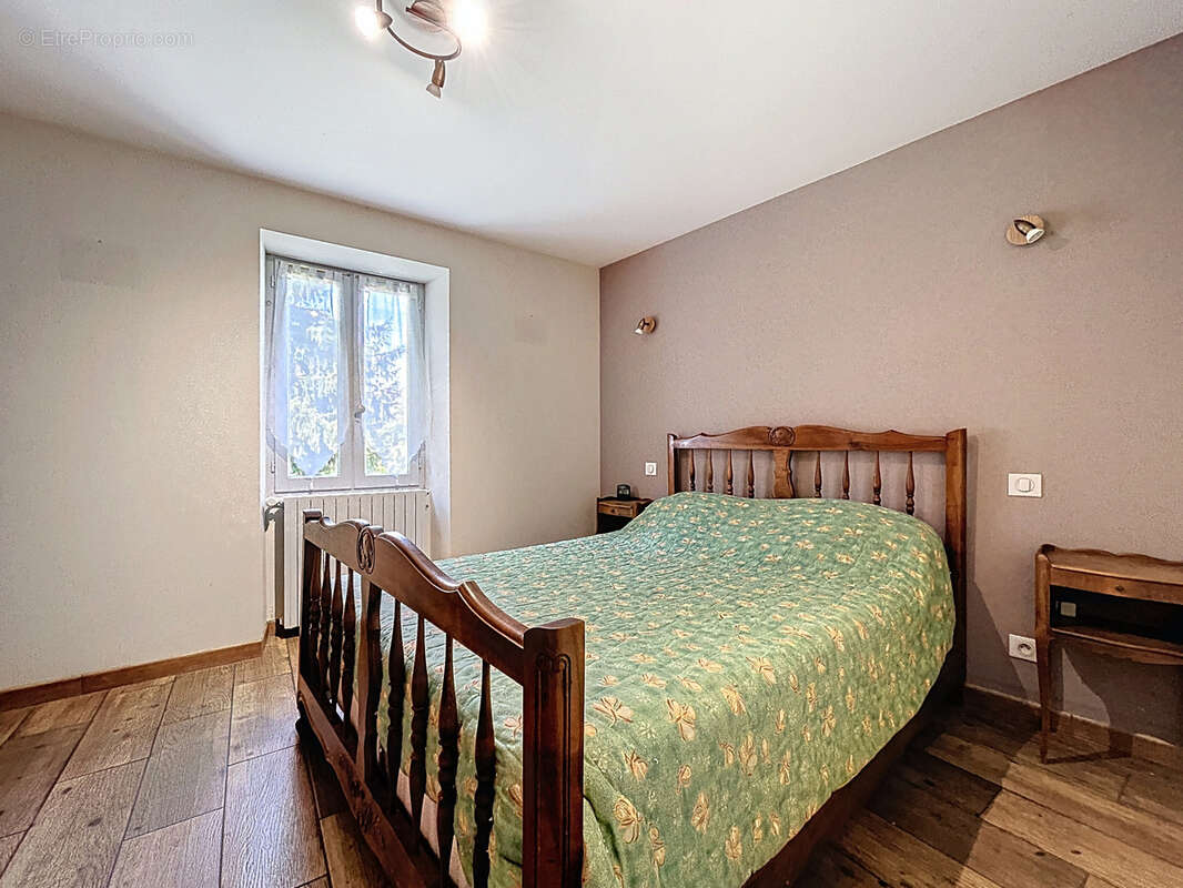 Maison à SAINT-CERNIN-DE-LARCHE