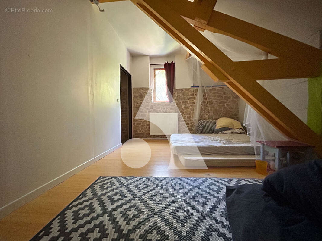 Domaine de caractère en pierre - maison, 3 gîtes, piscine et 5 hectares de forêt privée - photo 12