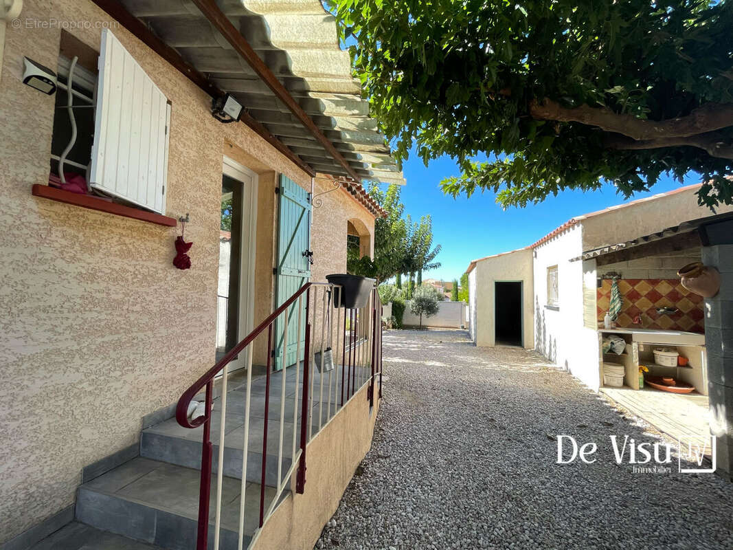 Maison à SAINT-FELIX-DE-LODEZ