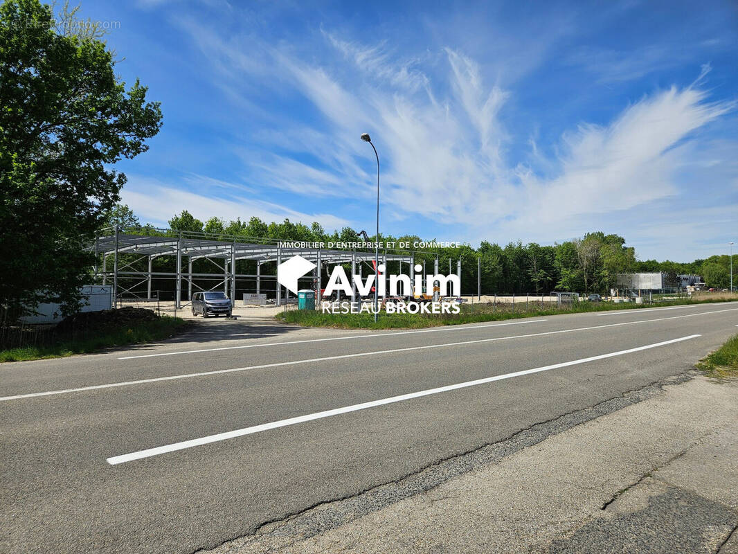 Commerce à MONTAGNAT