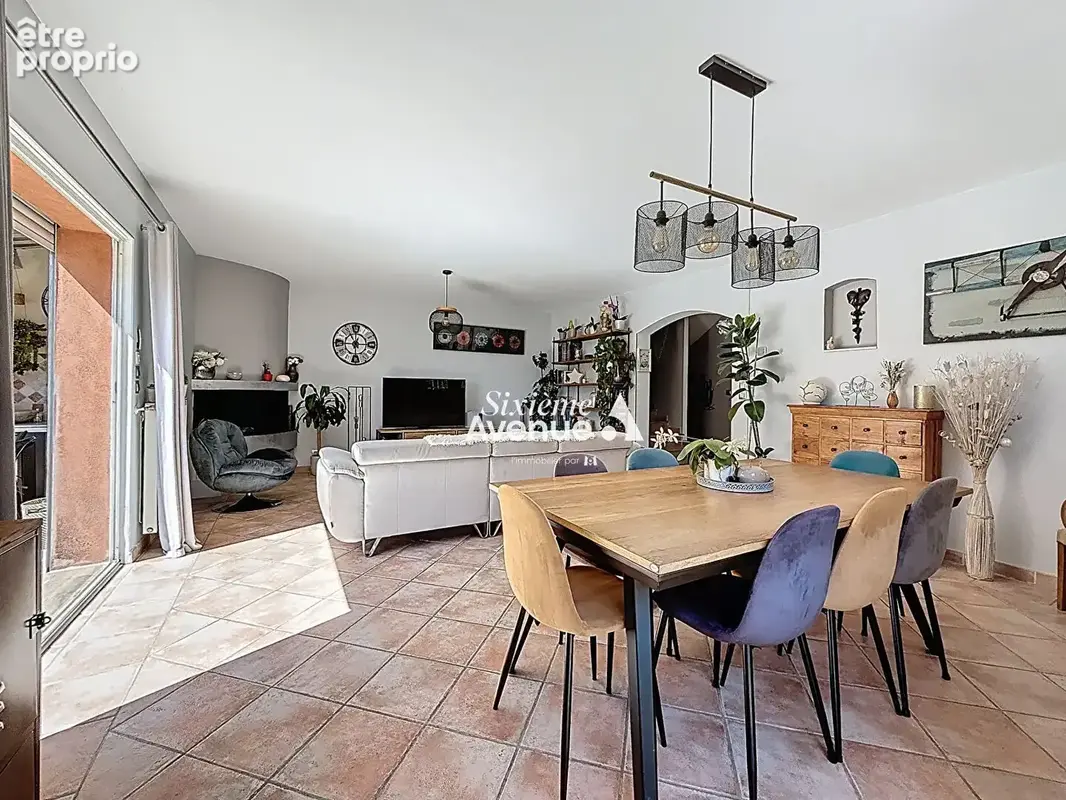 A vendre à Grasse Saint Antoine Maison 6 Pièces de148m² avec jardin, piscine et garage. - photo 5