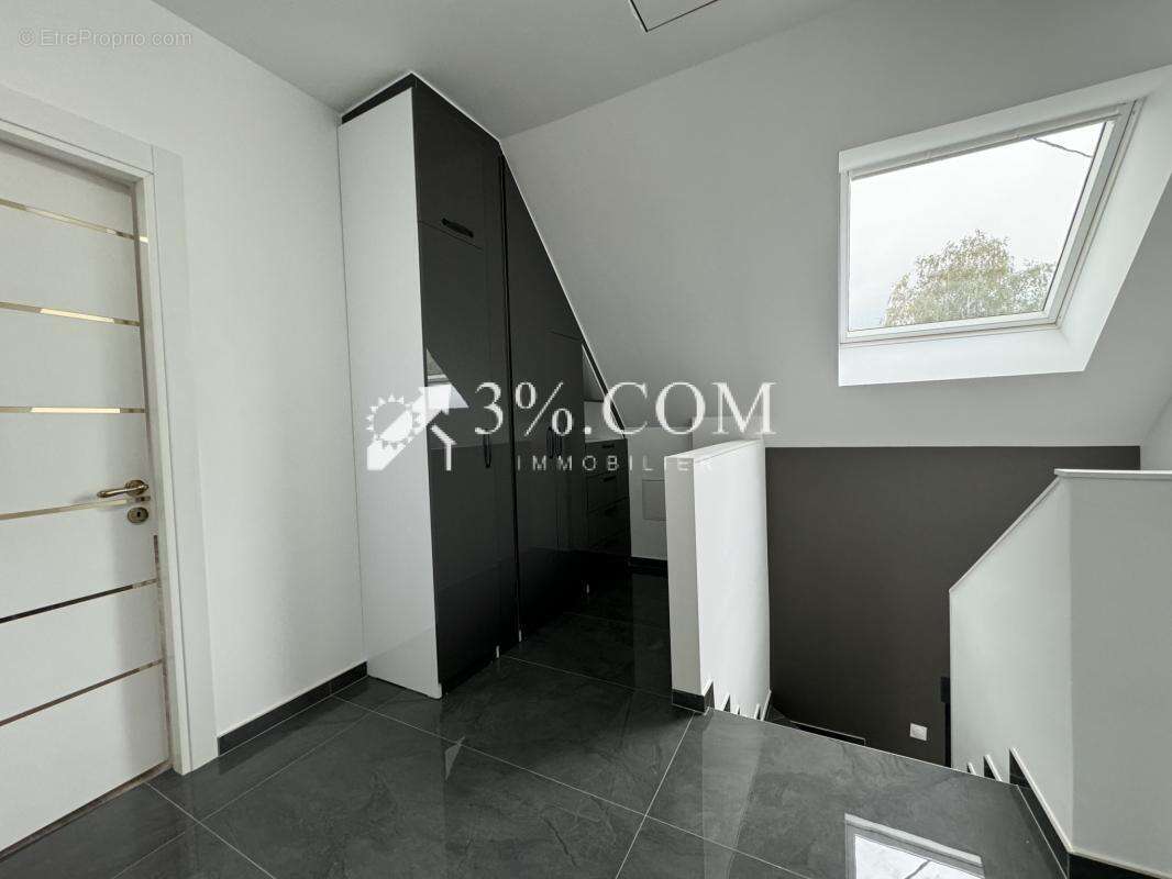3%COM Belle maison contemporaine de  2021 - photo 12