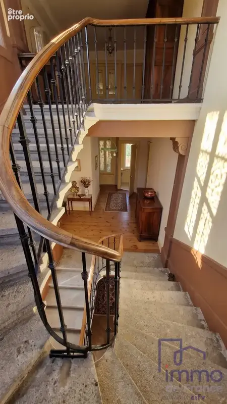 Maison 455 m² à L'etrat  - photo 5