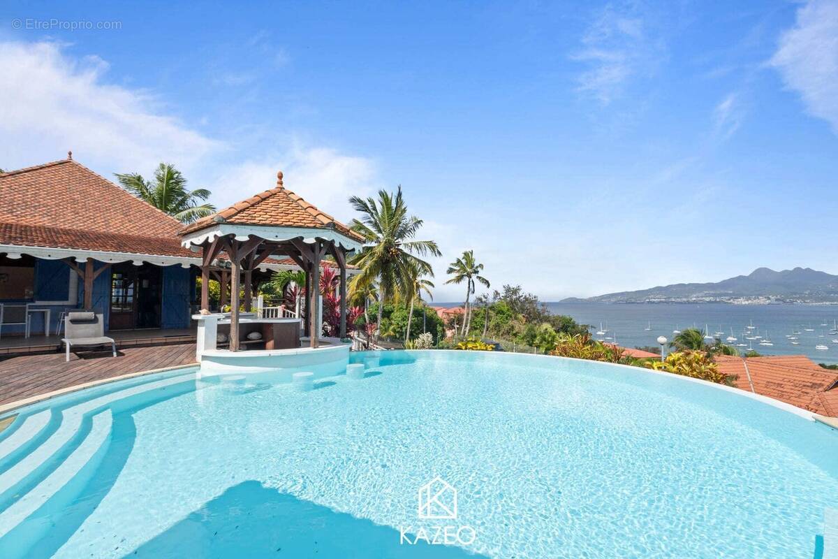 Maison à LES TROIS-ILETS