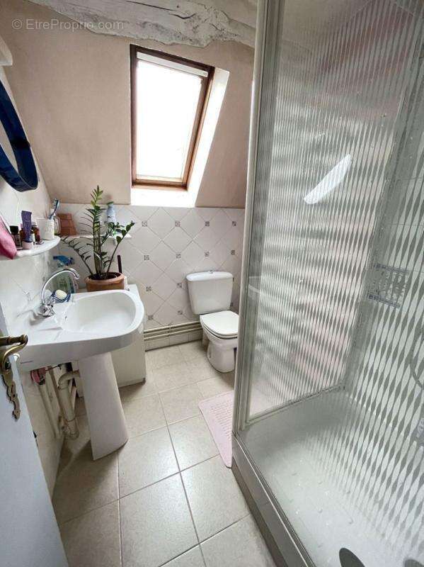 Maison à BELLOU-LE-TRICHARD