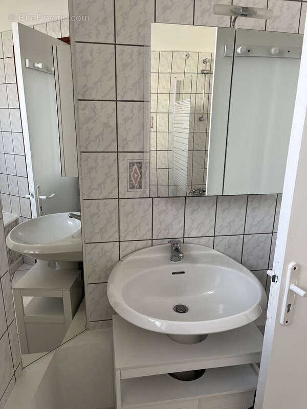 Maison à MONTAIGU-DE-QUERCY