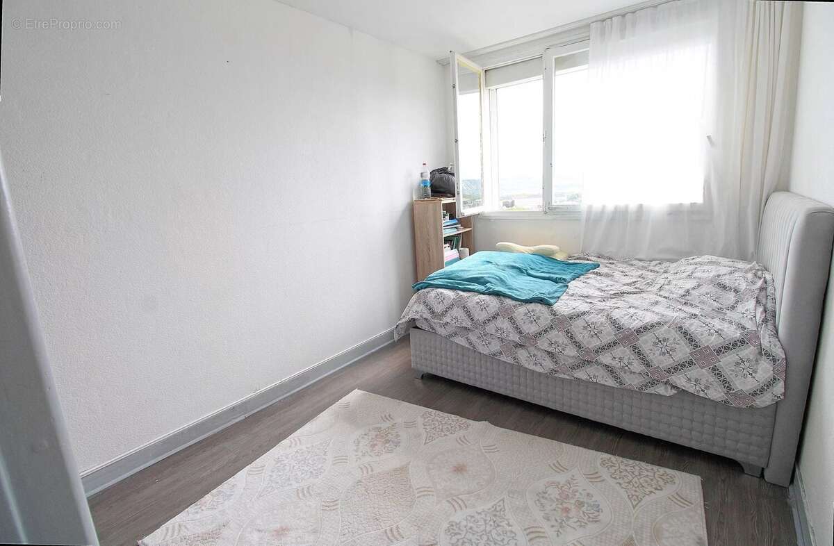 Appartement à SAINT-ETIENNE-DU-ROUVRAY