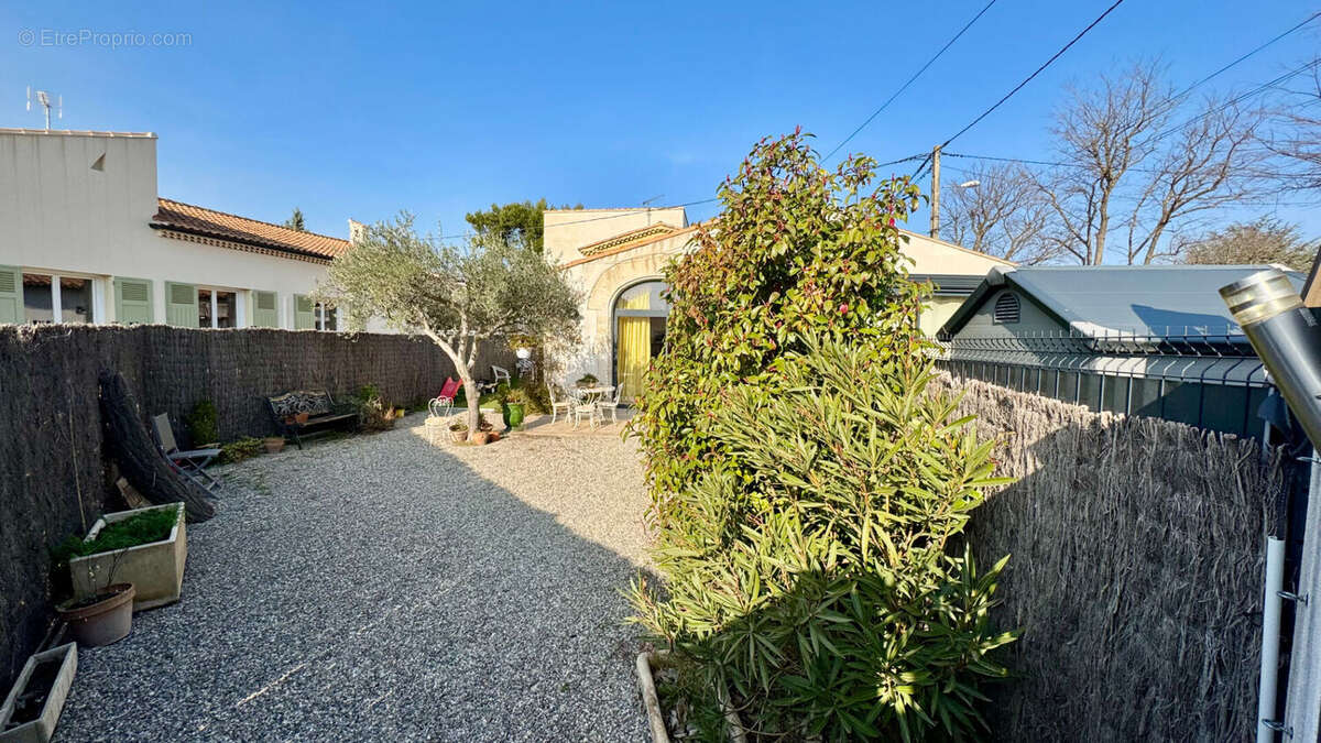 Maison à LES ANGLES