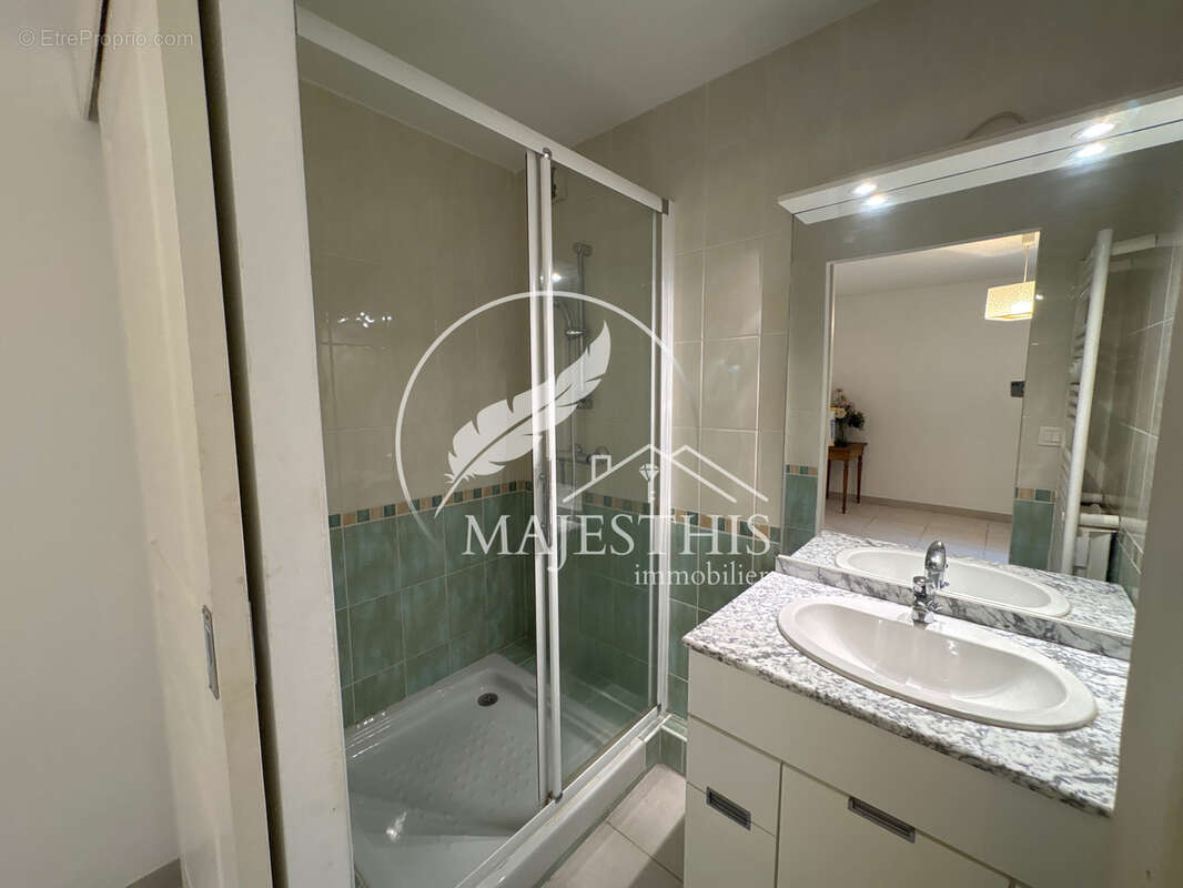 Appartement à HYERES
