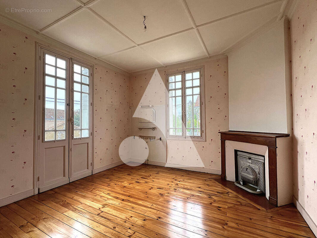 Maison à MONTPON-MENESTEROL