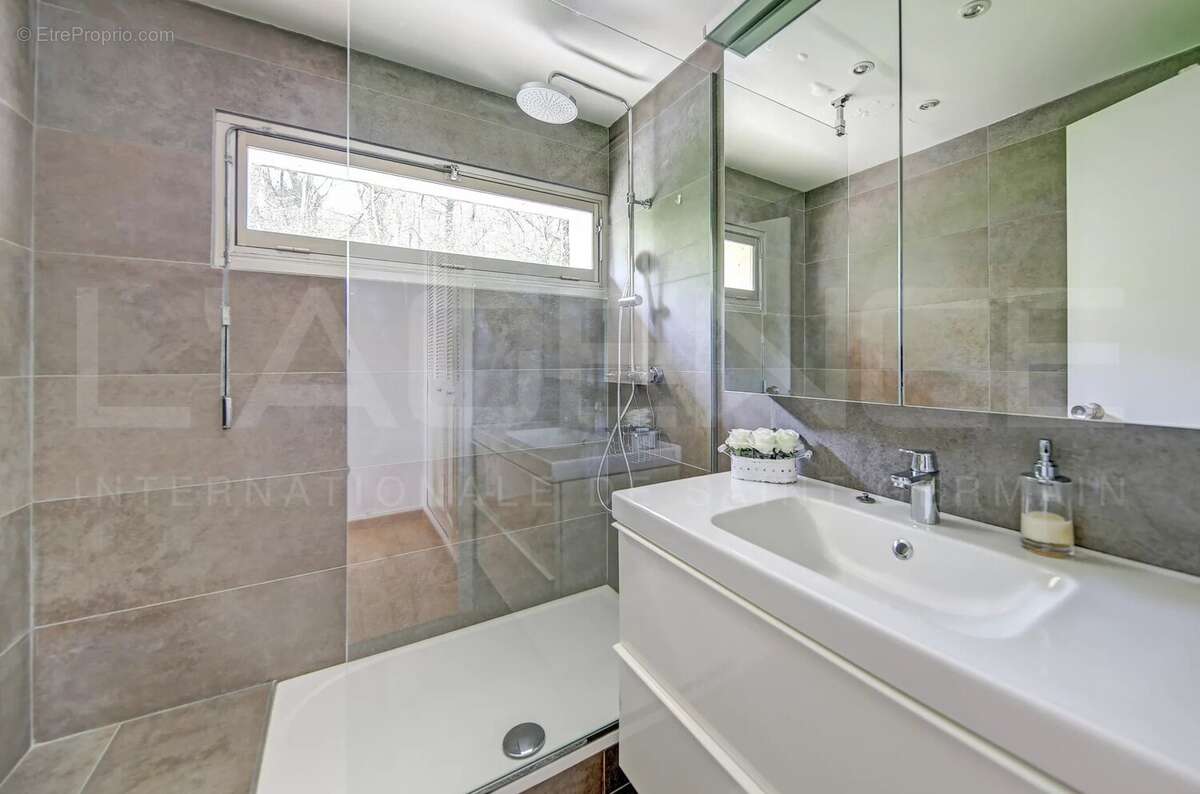 Maison à CRESPIERES