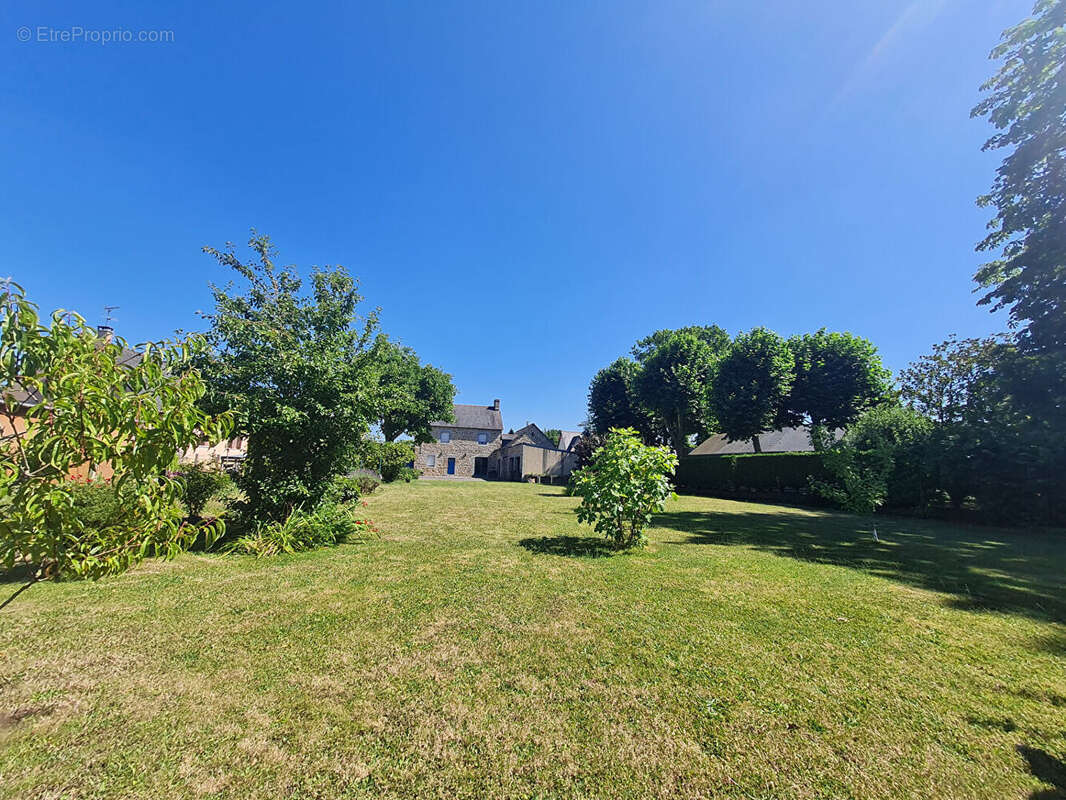 Maison à SAINT-AUBIN-DU-CORMIER