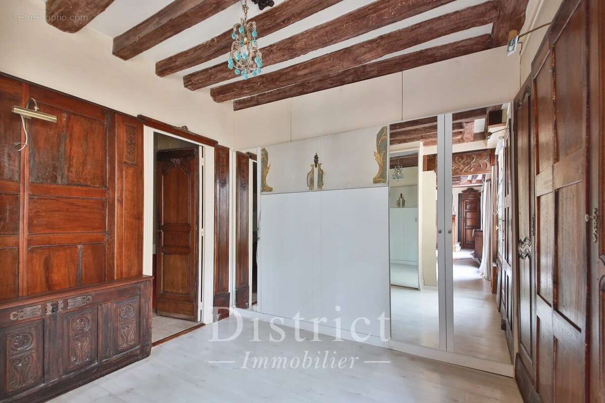 Appartement à PARIS-4E