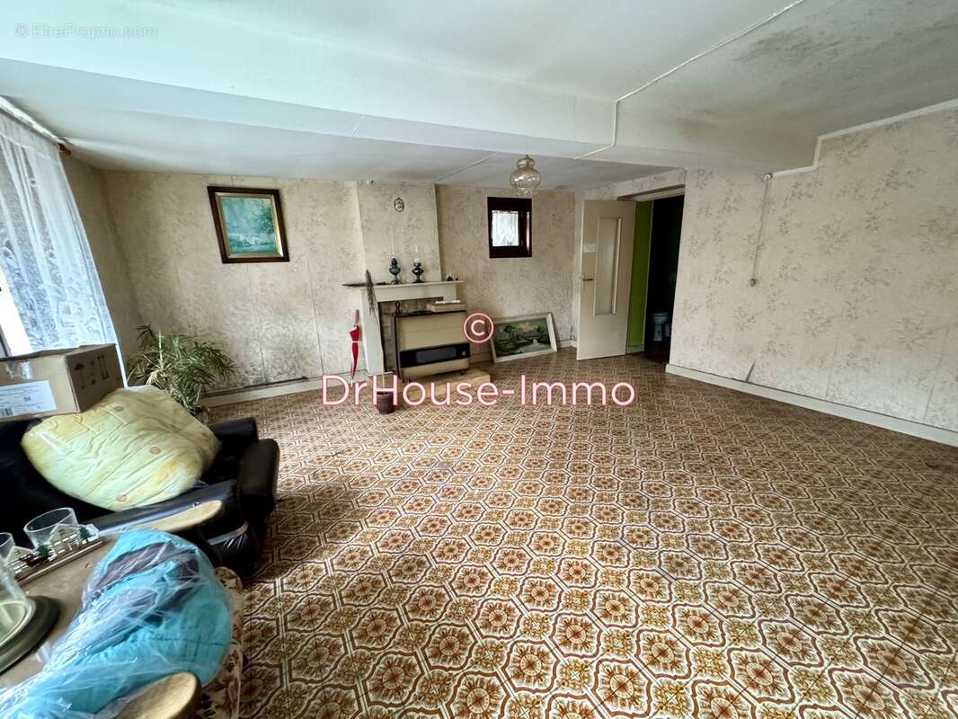 Maison à SAINT-MARTIN-SUR-ECAILLON