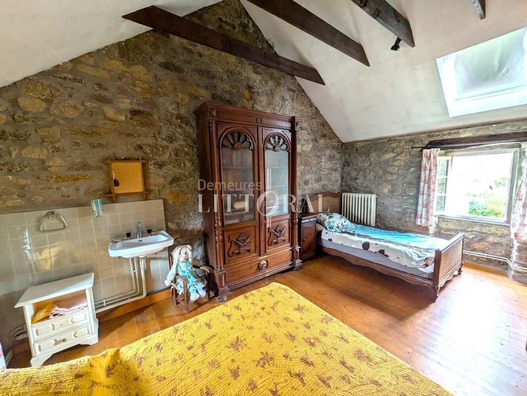 Maison à LAMPAUL-PLOUARZEL