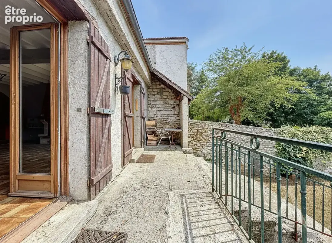 Maison Ecquevilly 4 pièce(s) 83 m2 - Hyper centre - 3 chambres - Jardin et cave - photo 2
