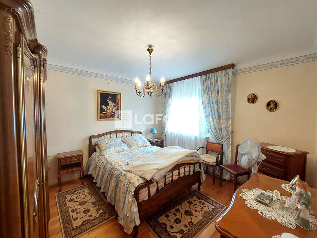 Maison à AUDUN-LE-TICHE