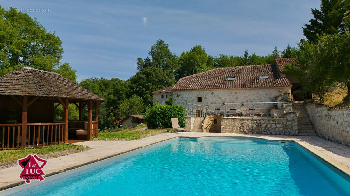 Propriété de prestige comprenant gîtes, une piscine et des dépendances - photo 4