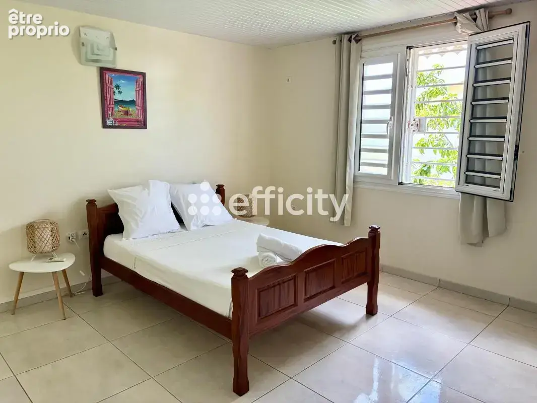 Maison 170 m² à Sainte-Anne  - photo 9