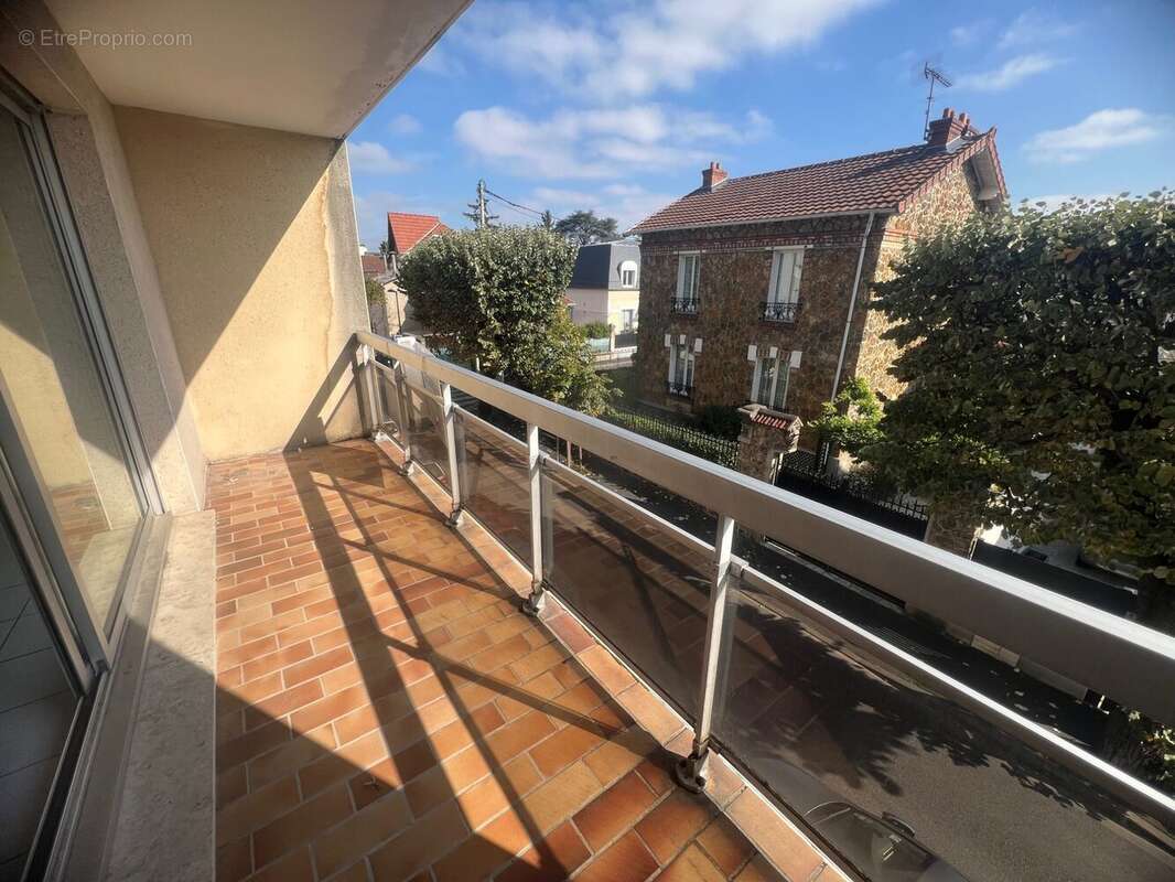 Appartement à SARTROUVILLE