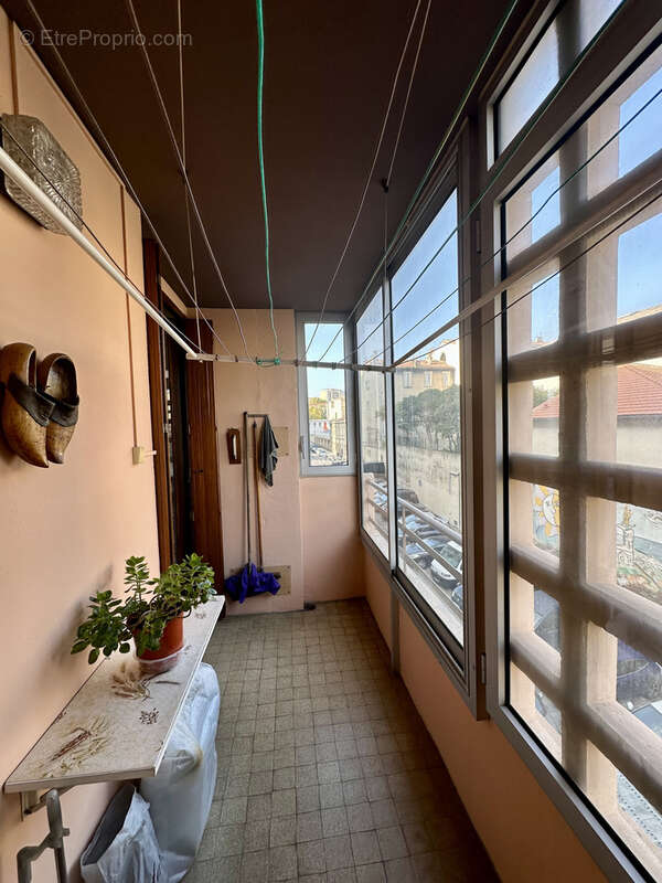 Appartement à MARSEILLE-3E